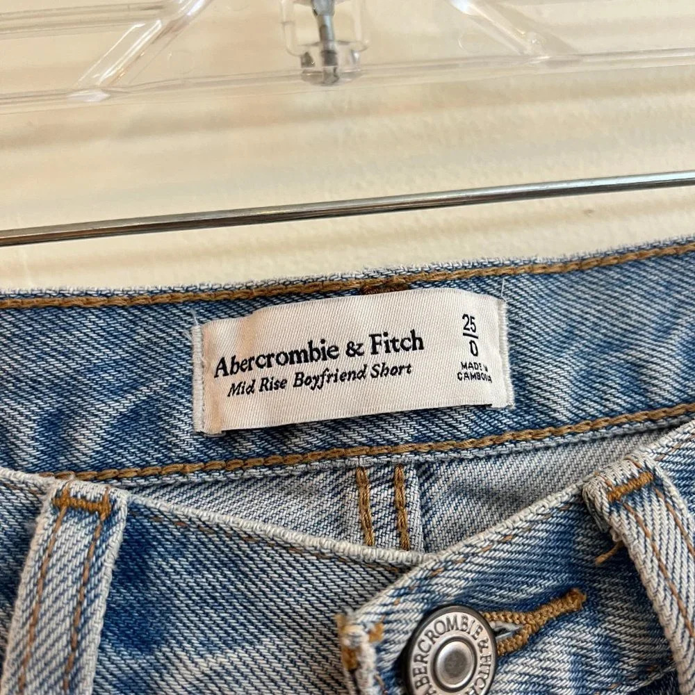 Abercrombie & Fitch Mid Rise Light Wash Boyfriend Distressed Denim Short 25 - Picture 5 of 7